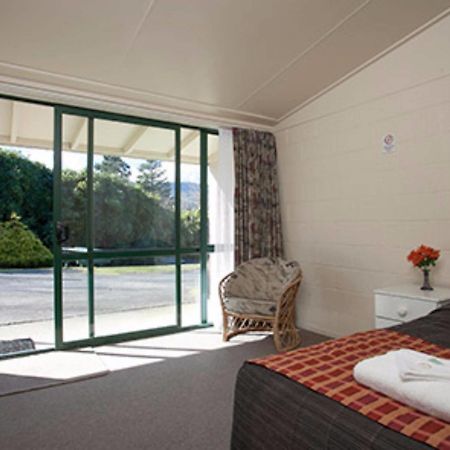 Opal Hot Springs & Holiday Park Okauia Exterior photo