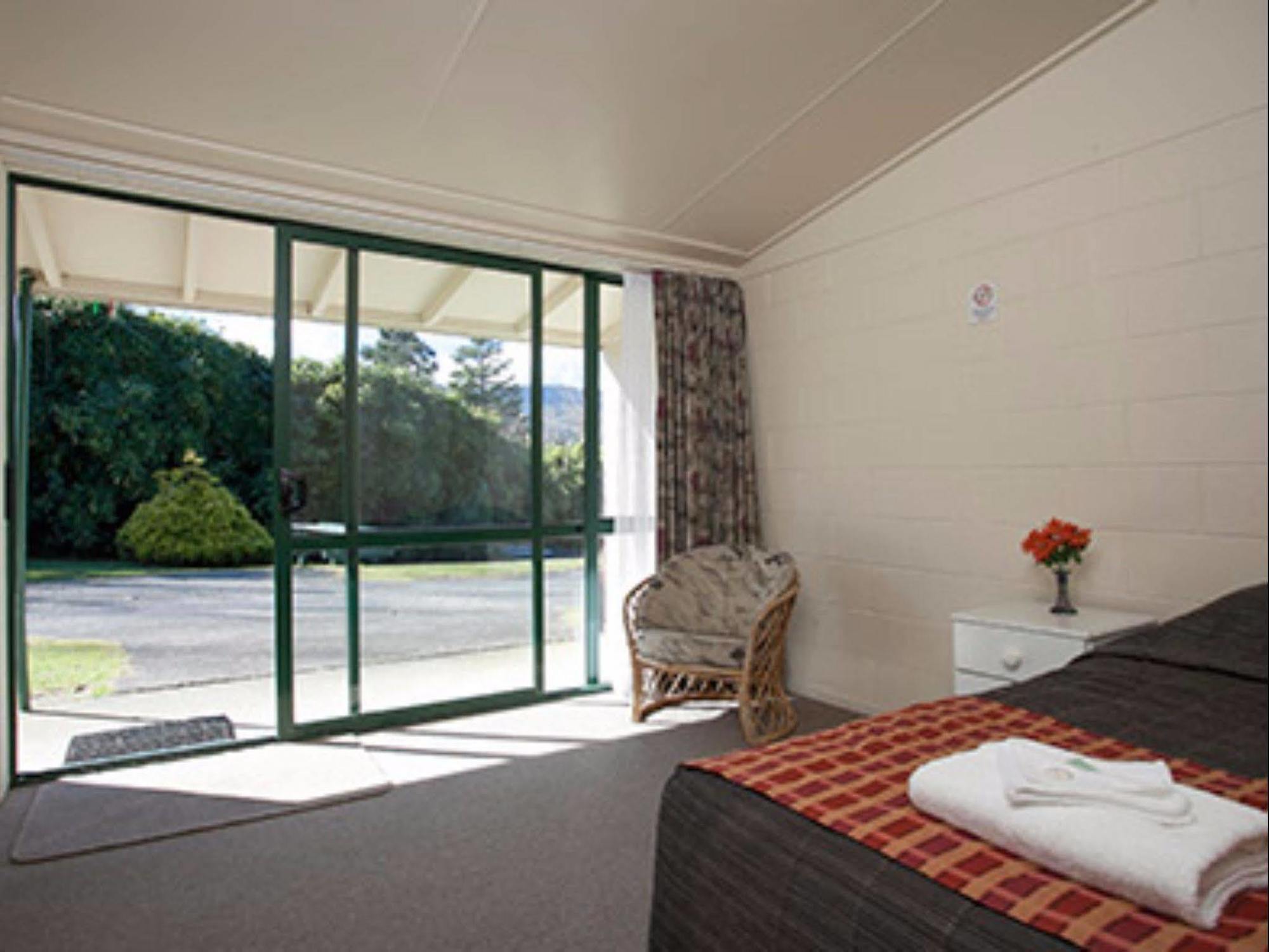 Opal Hot Springs & Holiday Park Okauia Exterior photo